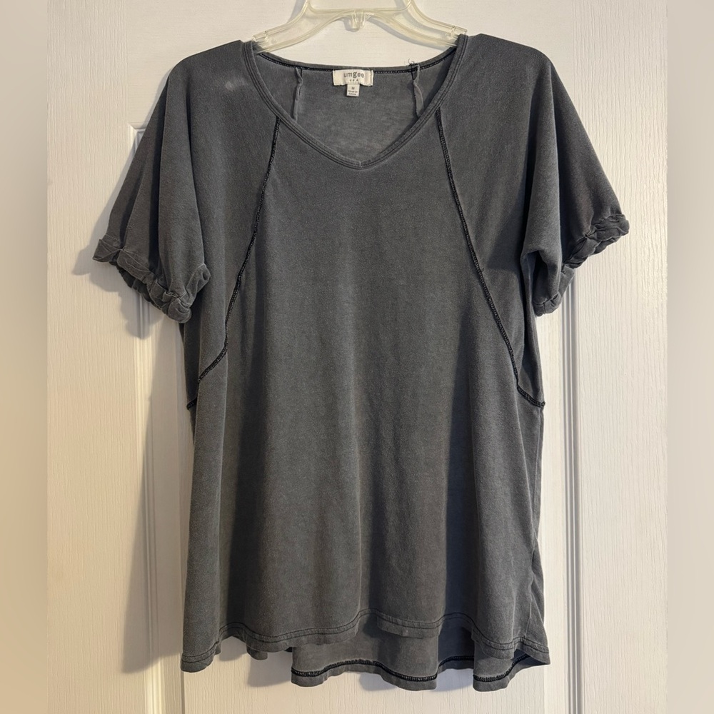 ❤️2 for 10❤️ Charcoal gray umgee V-Neck Short Sleeve Top